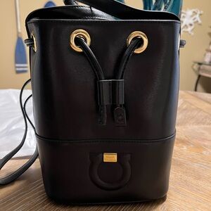Salvatore Ferragamo Black City Bucket Shoulder/Crossbody Leather Bag
